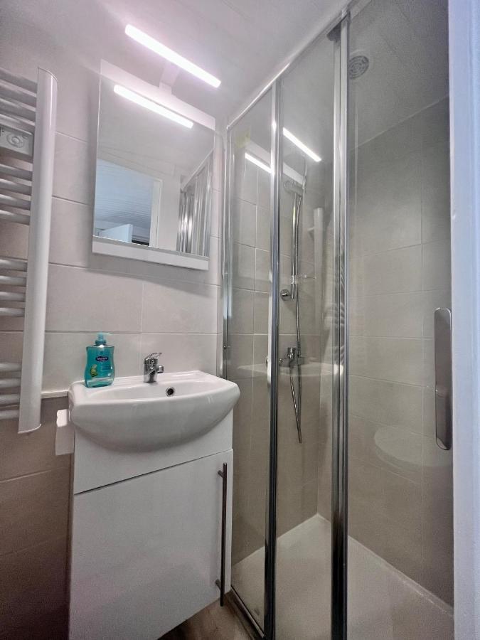Casa Cloutiers #1, #2 & #3 - Jolis Studios - Emplacement Ideal Hyper Centre Brive エクステリア 写真