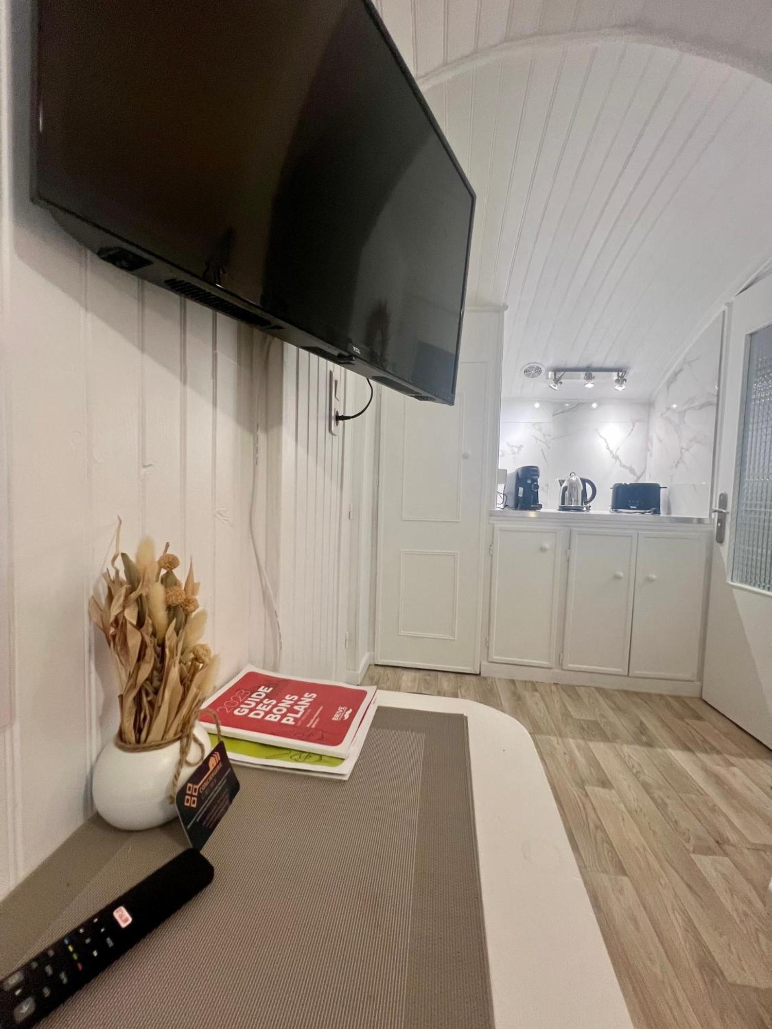 Casa Cloutiers #1, #2 & #3 - Jolis Studios - Emplacement Ideal Hyper Centre Brive エクステリア 写真