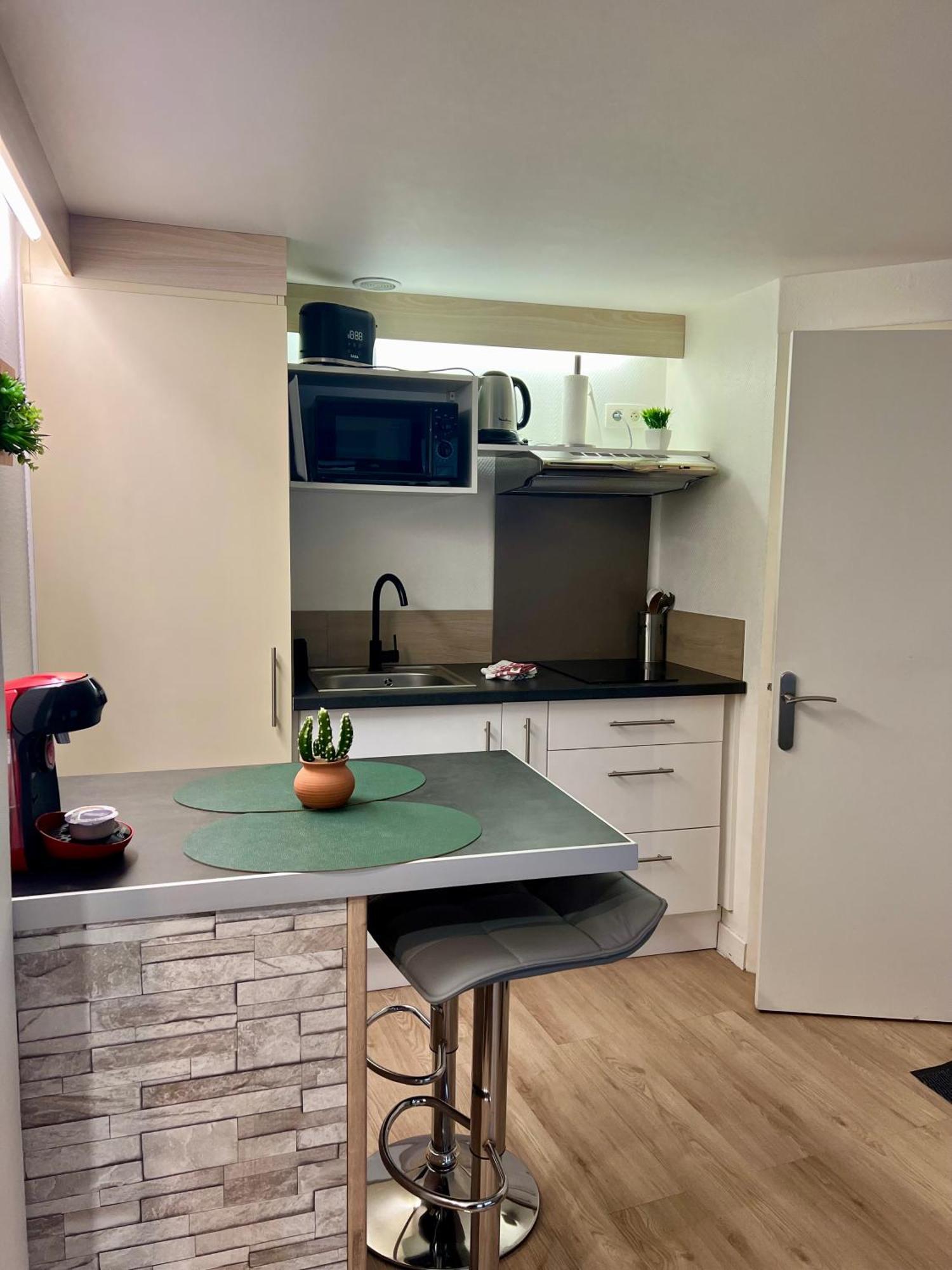 Casa Cloutiers #1, #2 & #3 - Jolis Studios - Emplacement Ideal Hyper Centre Brive エクステリア 写真